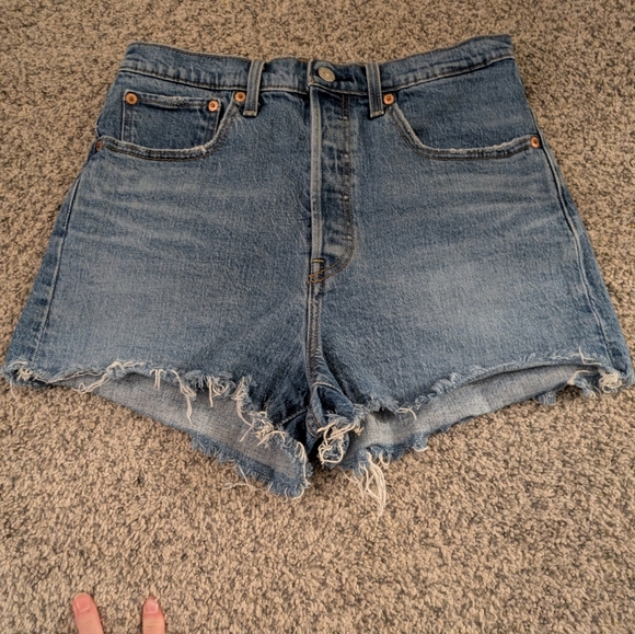 Levis Ribcage Short - Picture 1 of 5